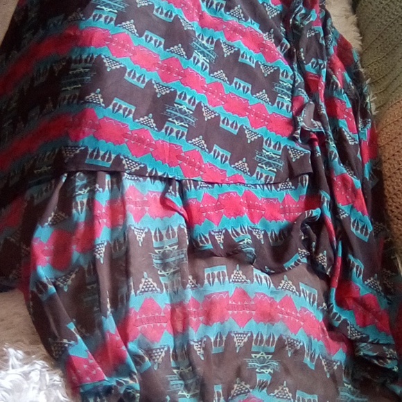 NWOT Tasha Polizzi Brown And Red Aztec Ruffled Higher Front Lower Back - Picture 2 of 4